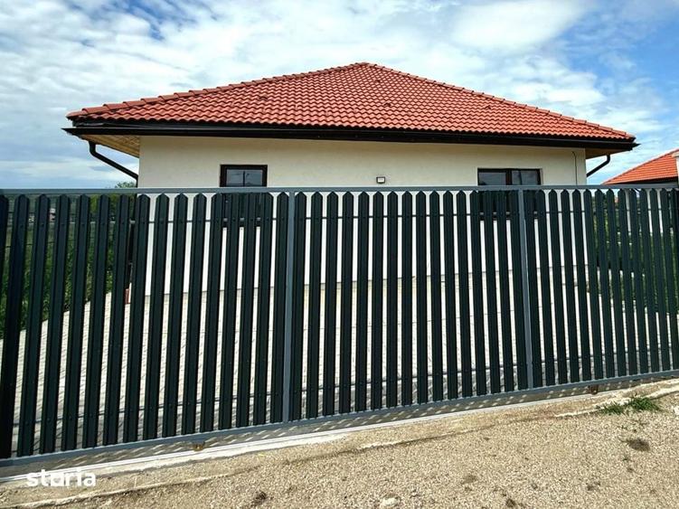 Casă cu 4 camere cu Teren 750 Mp în Jucu