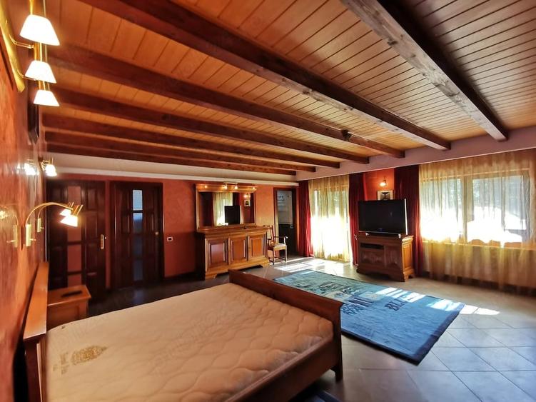 Casă cu 3 camere cu Teren 2600 Mp în Bucium