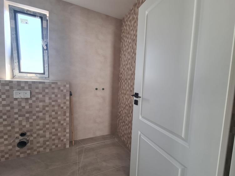 Casă individuală cu 4 camere cu Teren 300 Mp în Odăi