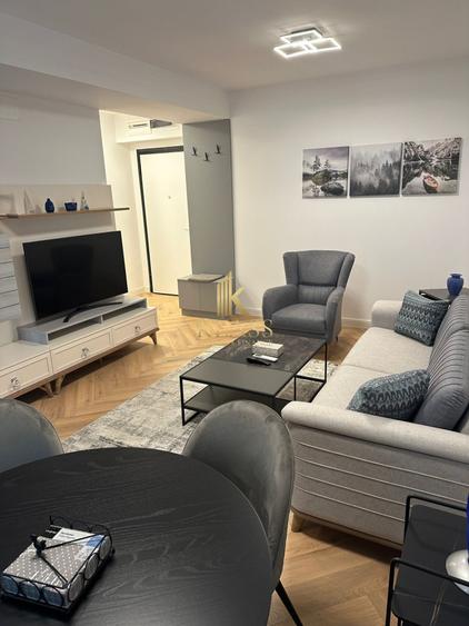 Apartament cu 2 camere semidecomandat, mobilat în Pipera