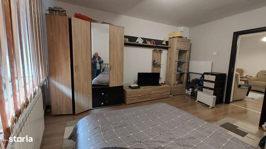 Casă cu 2 camere cu Teren 667 Mp în Central