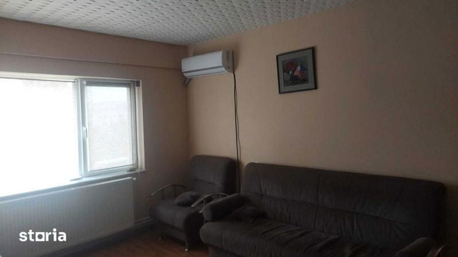 Apartament cu 3 camere în Mircea cel Bătrân