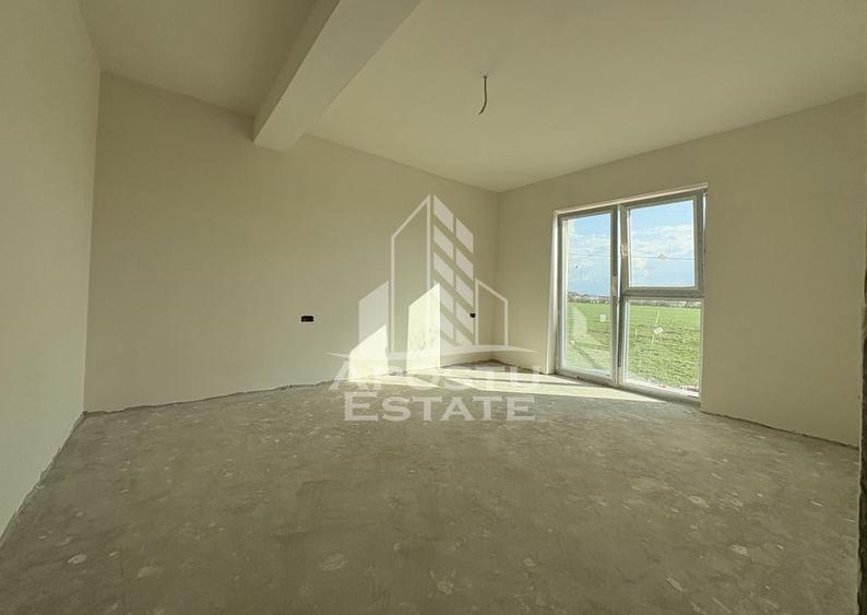 Casă cu 4 camere cu Teren 290 Mp în Urseni