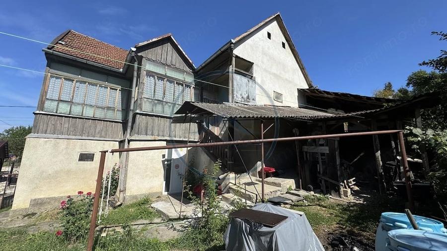 Casă cu 5 camere cu Teren 502 Mp în Central