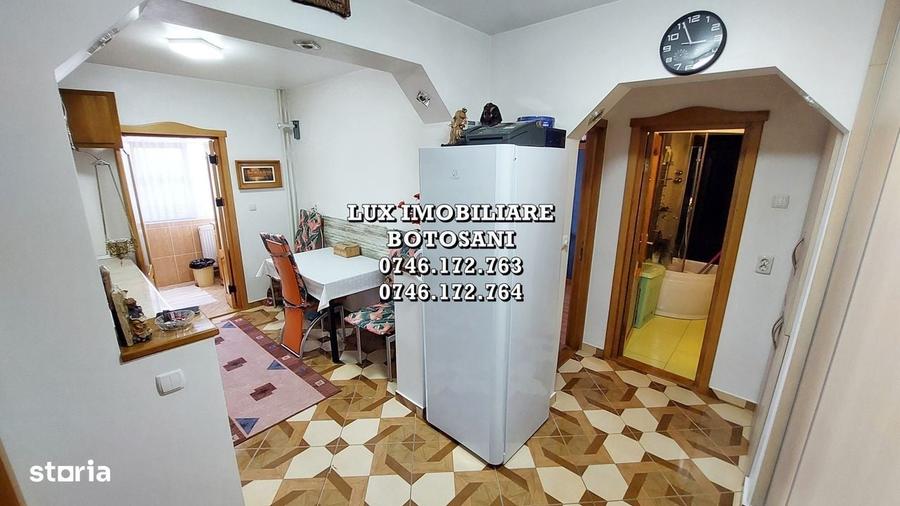 Apartament cu 2 camere decomandat în Manolești