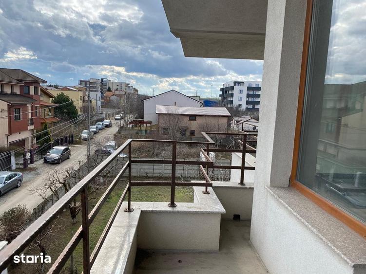 Casă cu Teren 800 Mp în Palazu Mare
