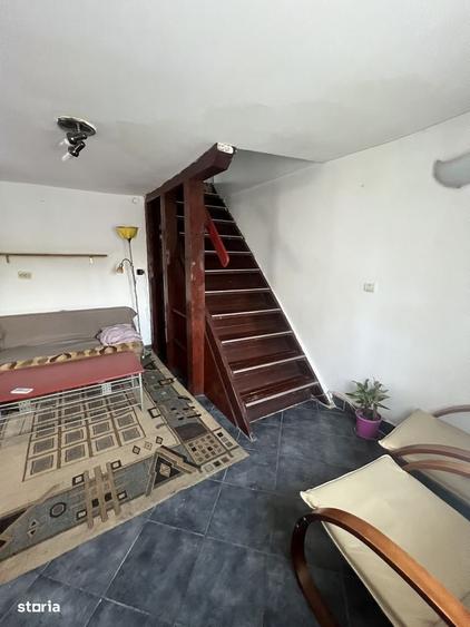 Casă cu 4 camere în Central