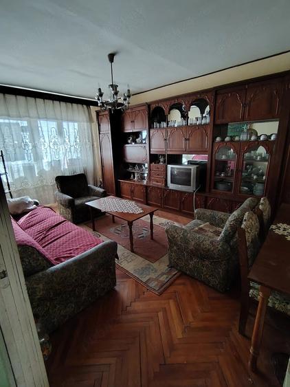 Apartament cu 3 camere decomandat în Nord