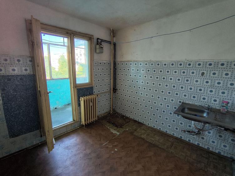 Apartament cu 3 camere în Berceni