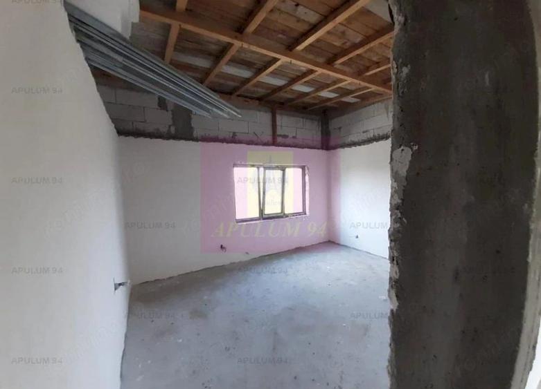 Casă cu 4 camere cu Teren 200 Mp în 1 Decembrie