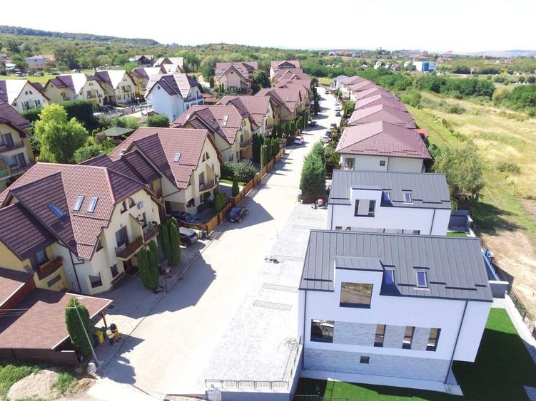 Casă individuală cu 5 camere cu Canalizare în Bună Ziua