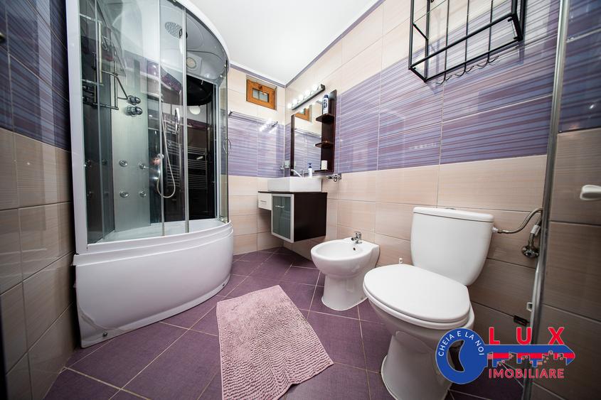 Apartament cu 3 camere decomandat, mobilat în C5