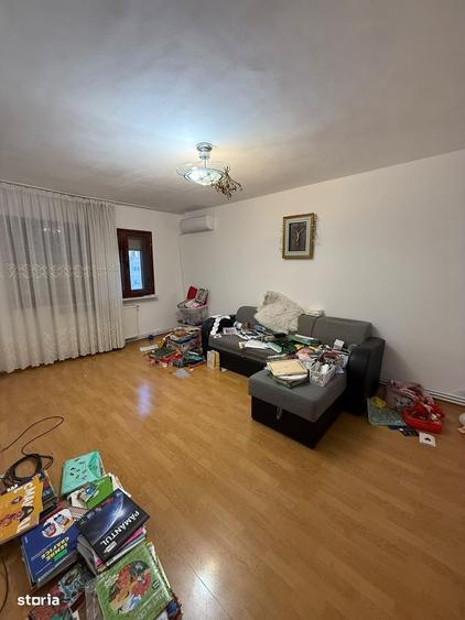 Apartament cu 4 camere decomandat în Central