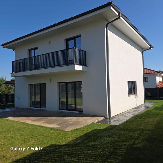 Casă cu 4 camere în Chinteni