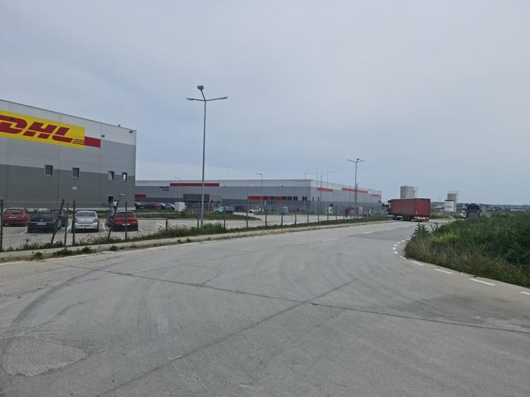 Teren Construcții intravilan de 25000 mp, în Lazu
