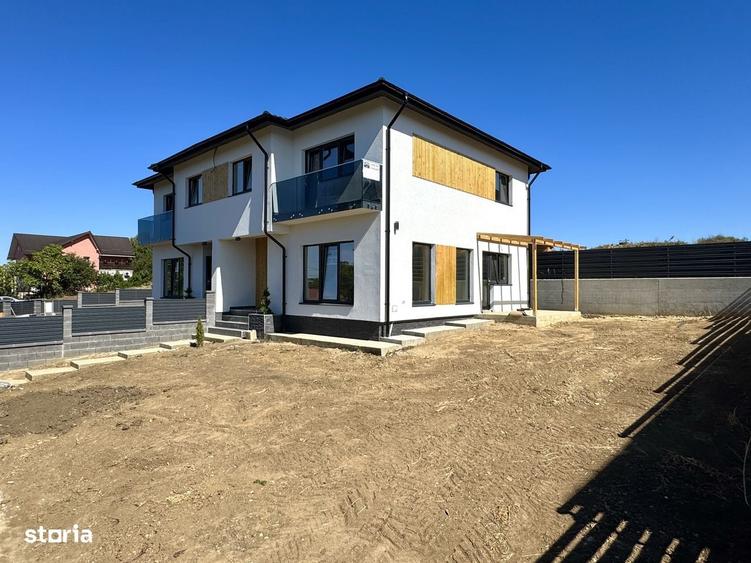 Casă cu 4 camere în Bucium