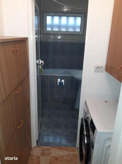 Apartament cu 3 camere decomandat în Berceni