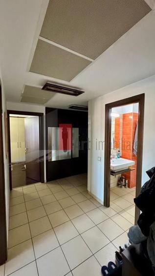 Apartament cu 3 camere decomandat în Tineretului