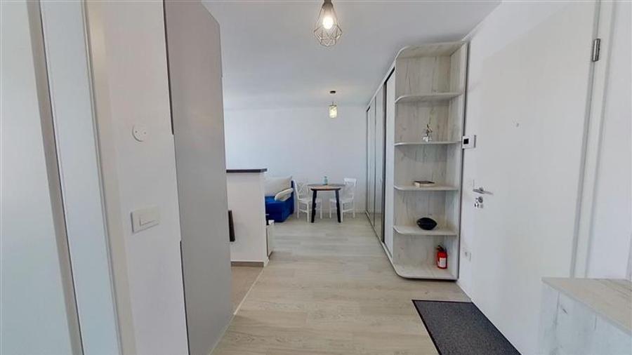 Apartament cu 2 camere decomandat, mobilat în Tractorul