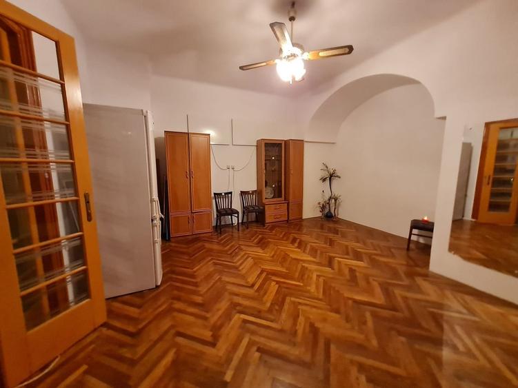 Apartament cu 2 camere semidecomandat, mobilat în Ultracentral