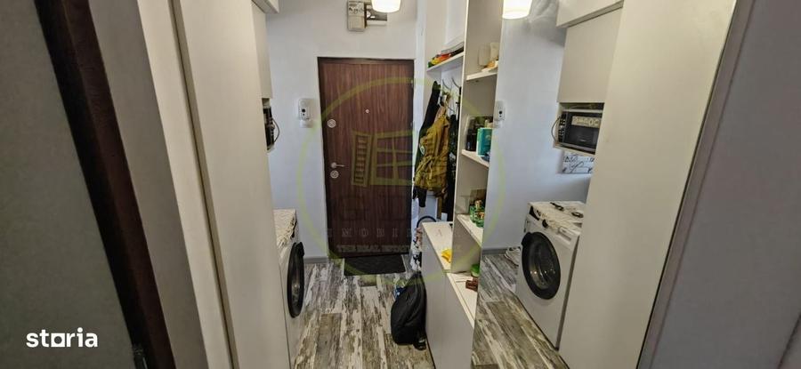 Apartament cu 2 camere semidecomandat în Craiovița Nouă