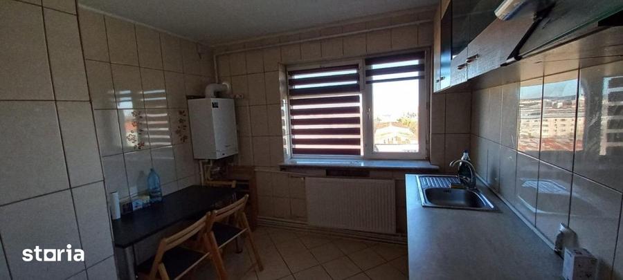 Apartament cu 3 camere în Calea București