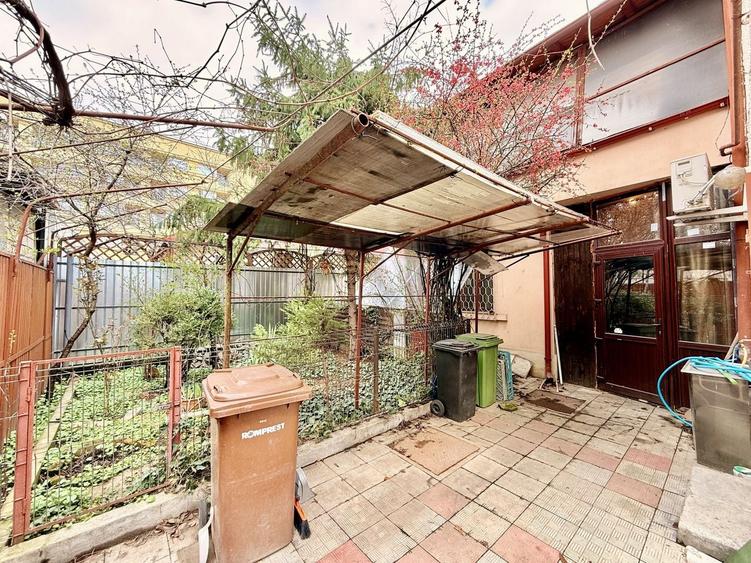 Vila 180 mp desfasurati cartier de case Belvedere Regie - 14