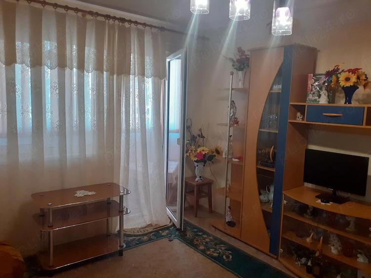 Vanzare Apart. 3 camere cf.2, semidec., et.2 din 4, mobilat si supr. utila 44.mp. Zona Viziru 1, - 7