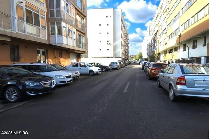 	Km 4-5 - Lidl, Garsoniera decomandata, 40 mp, incadrata, etajul 1! - 24