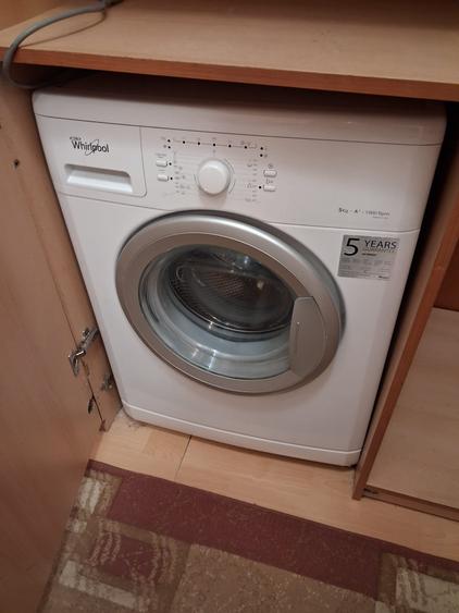 Apartament cu 3 camere decomandat, mobilat în Alexandru cel Bun