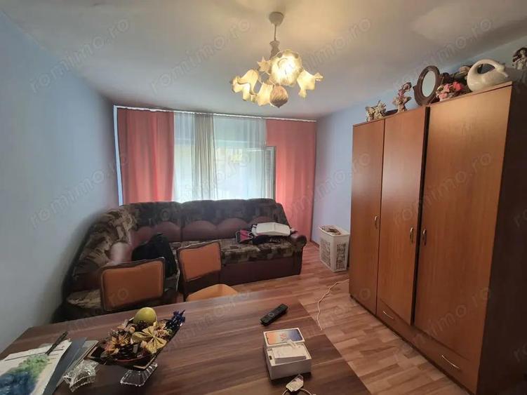 Vand apartament 3 camere Micro 4 - 1