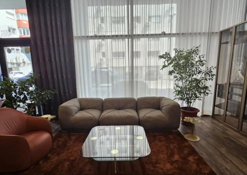 Spatiu Comercial -Piata 1 Mai - 14