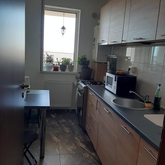 Inchiriez garsoniera 2 min metrou - 2