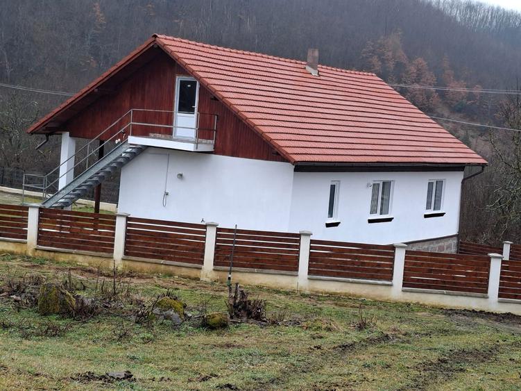 Casa de vanzare la munte - 4