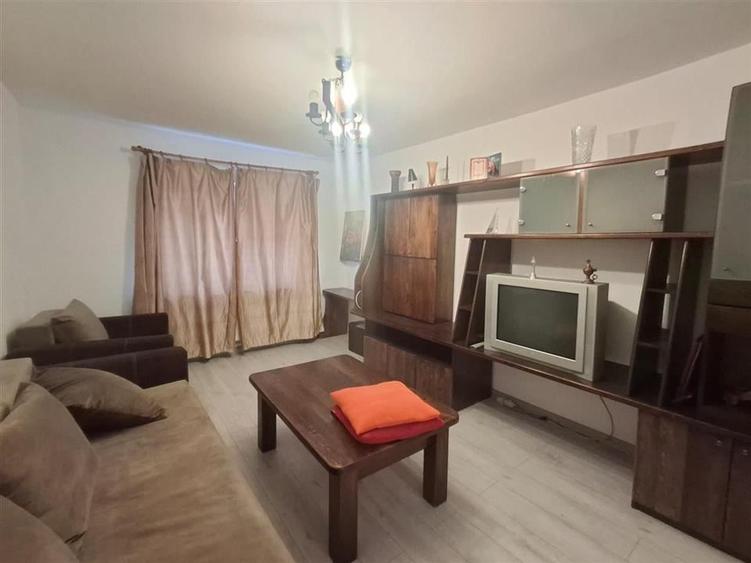 Apartament 3 camere decomandat pivnita zona Strand - 1