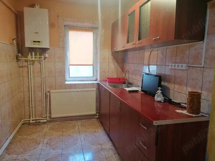 Apartament 3 camere, decomandat, str. Aurel Vlaicu - HATEG - 3