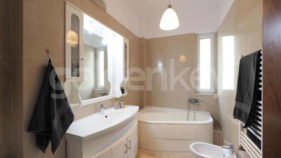 Apartament spatios cu 4 camere | 22mp terase | garaj - 17