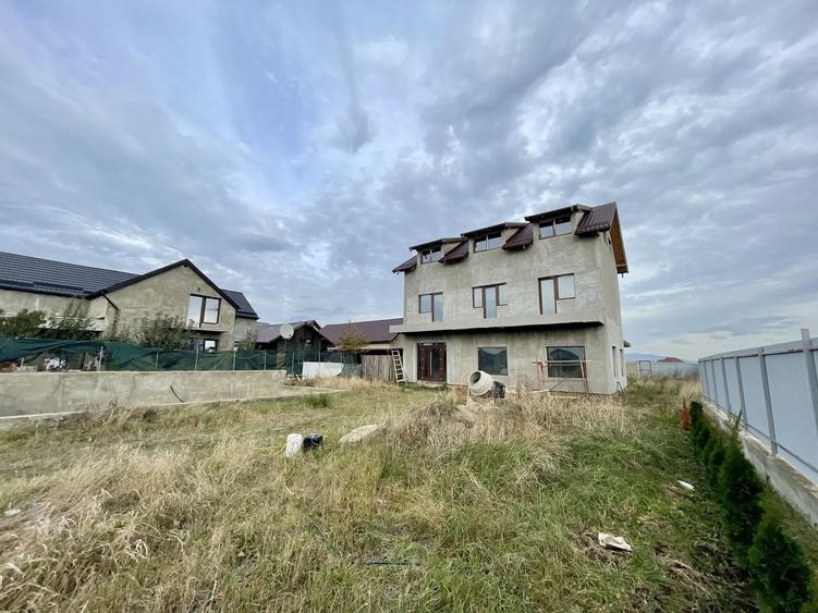 Pensiune cu piscina in constructie - 2