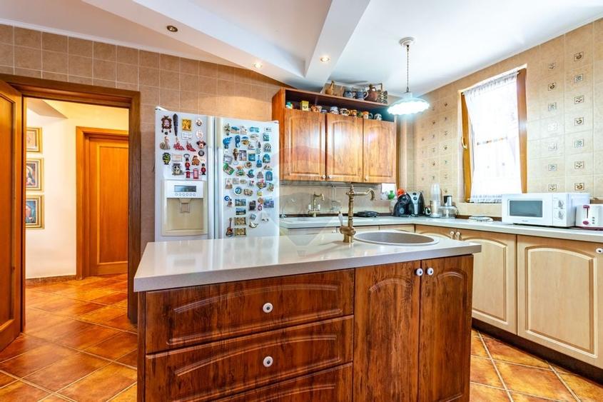 Casă / Vilă in Corbeanca, pe strada Laguna Albastra, langa lac - 8