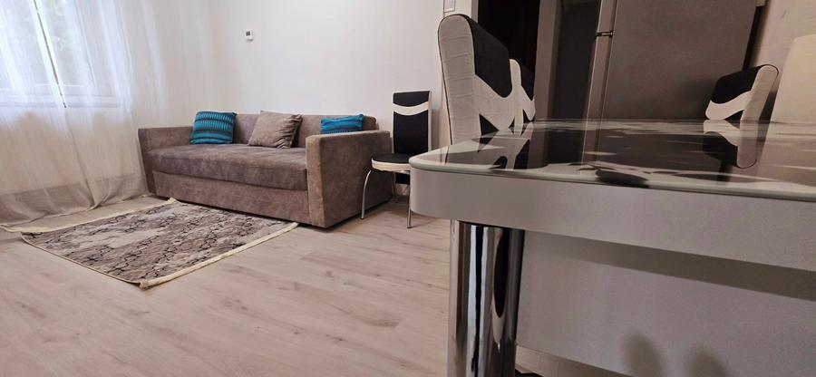 Comision zero la cumparator, Vanzare apartament 3 camere, micro 8 Targoviste - 2