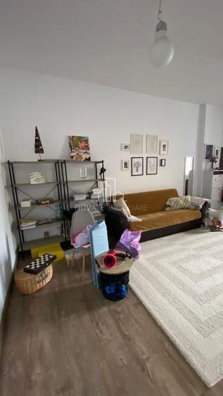 Apartament 3 Camere De Inchiriat cu parcare, Zona 7 Noiembrie - 18