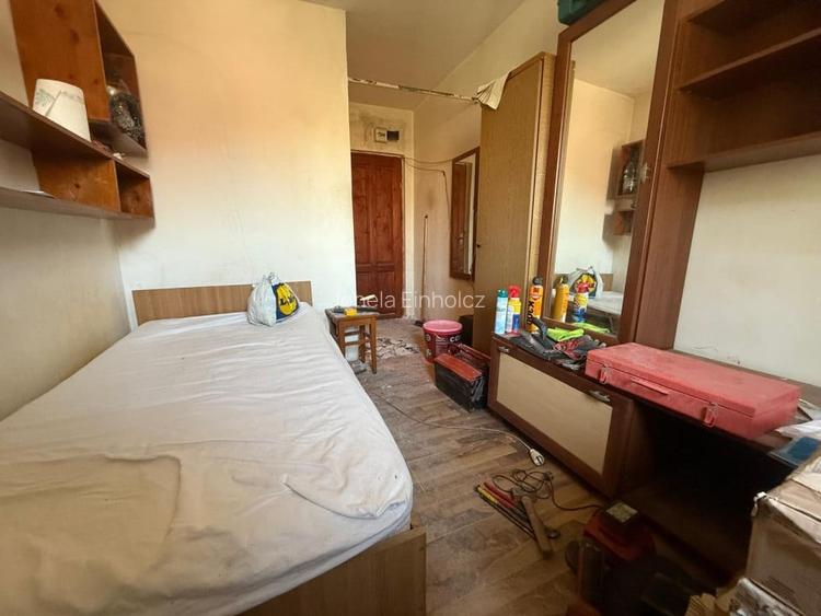 OPORTUNITATE Garsoniera practica, renovata, 12 mp, etaj 2 - Complexul Studentesc