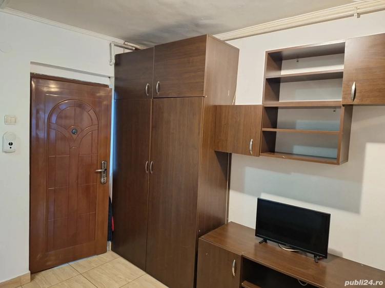 Inchiriez doua garsoniere in acela?i bloc linga Mega Mall Pantelimon si la straini - 6