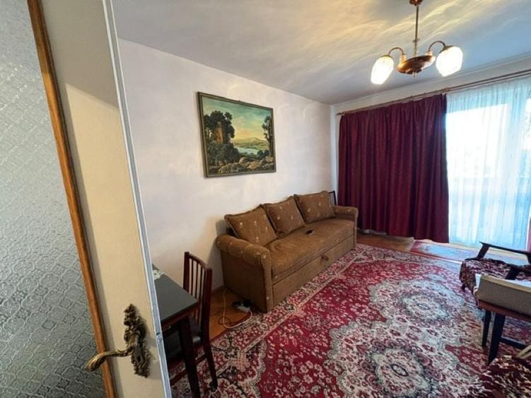Apartament cu 3 camere decomandat în Dâmbu Pietros