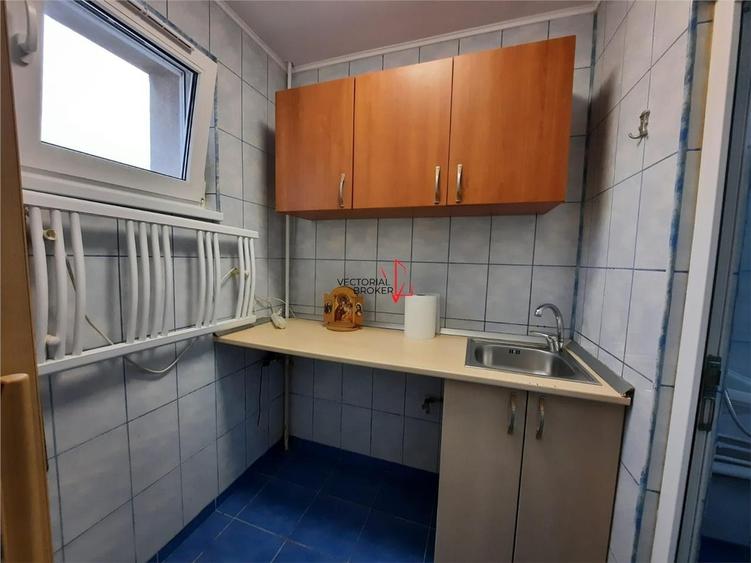 Bd. 1 Decembrie 1918 garsoniera - 3