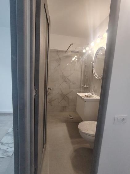 De vanzare apartament renovat la cheie etaj intermediar - 6
