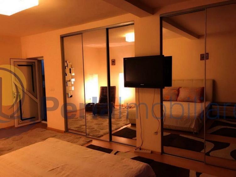 VILA - OVIDIU LAC - DEMISOL, PARTER, ETAJ SI MANSARDA - 16