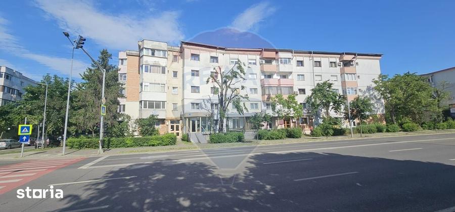 Garsoniera Strada Valea Alba colt strada 9 Mai etajul 2/4 - 5