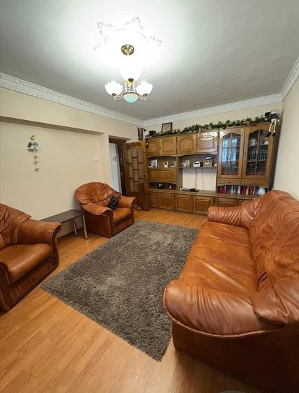 De vânzare – Apartament cu 3 camere, decomandat, Micro 18 - 3