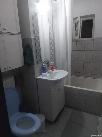 Apartament cu 2 camere decomandat, mobilat în Central